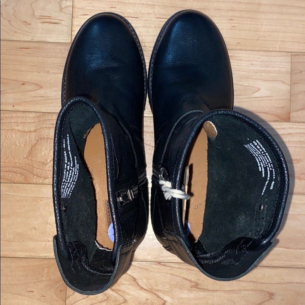 NEW Olukai Boots 8.5